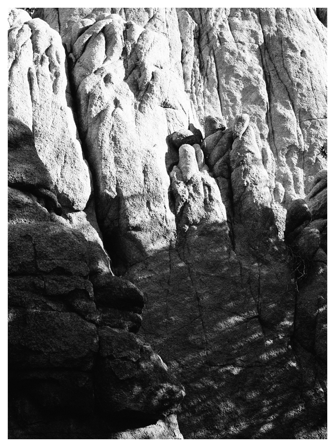 Stone surface texture at Flum and Watson Dam